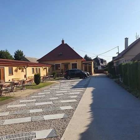 Privat U Jozefa Foeldesa Apartment เวลคีเมเดียร์ ภายนอก รูปภาพ